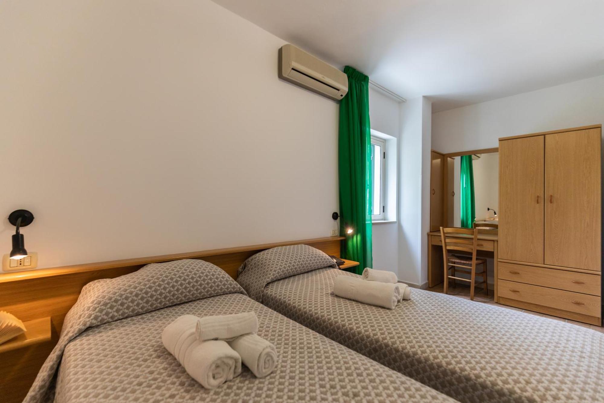Hotel Marinella Капо-Ватикано Экстерьер фото